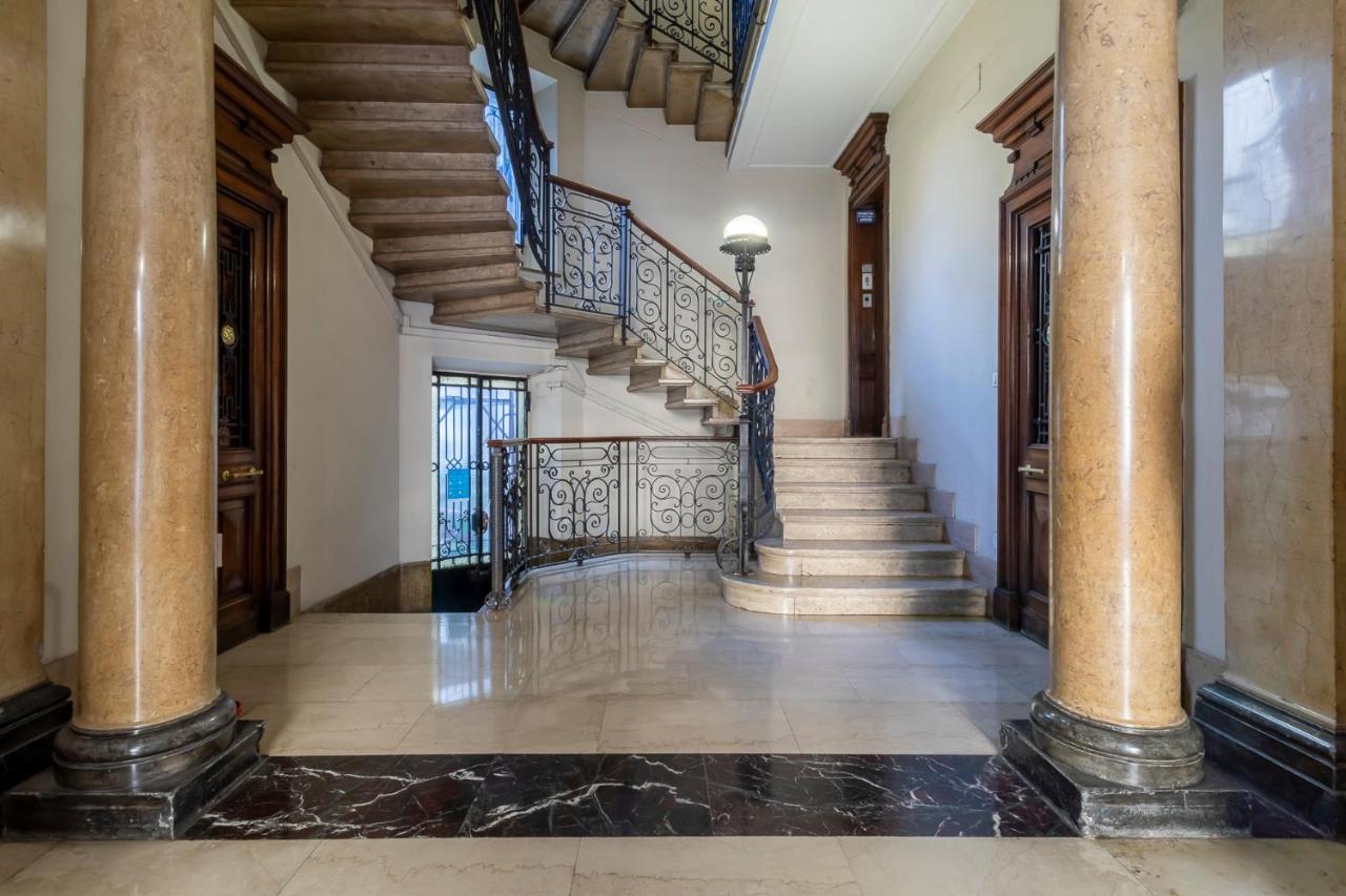 Luxury Apartment - Soperga 2 Milan Luaran gambar
