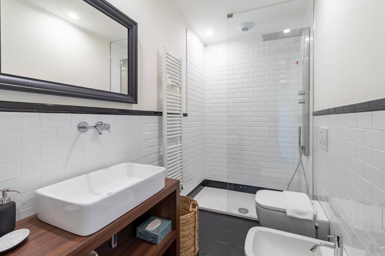 Luxury Apartment - Soperga 2 Milan Luaran gambar